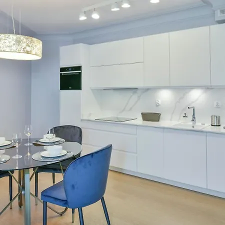 Navigator- Nadmorskie Tarasy Port * Kołobrzeg