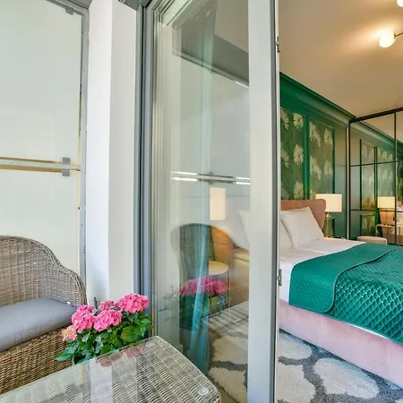 Navigator- Nadmorskie Tarasy Port Колобжег